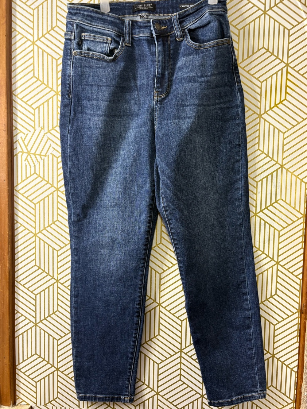 Judy Blue  cropped Slim Jeans size 7 / 28